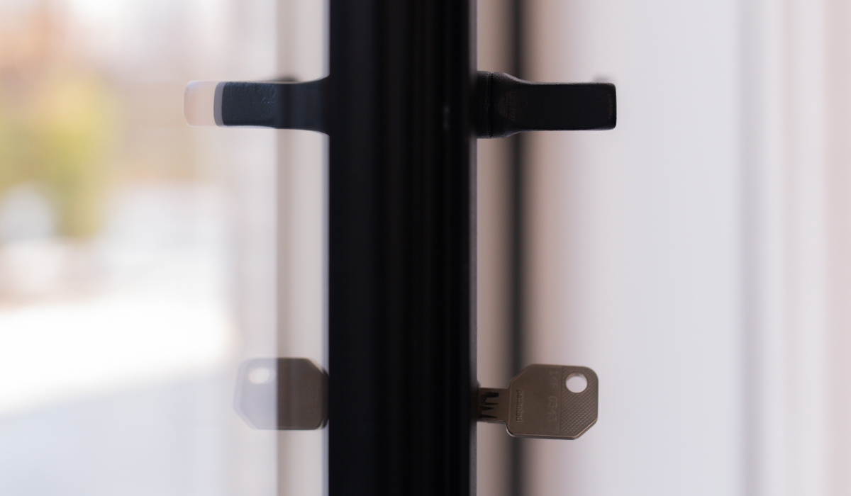 Fraam in het Sundae Huis: Stalen deuren als blikvanger